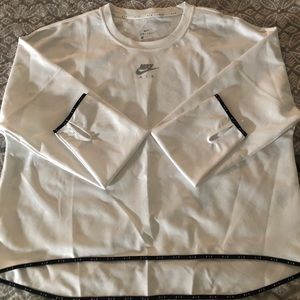 White “NIKE AIR” Dri-Fit thin sweatshirt. NWT.